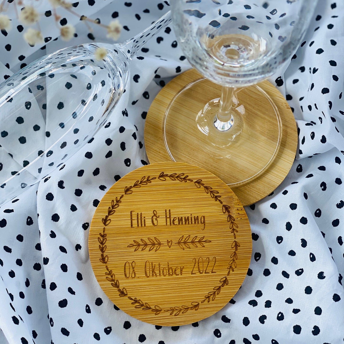 personalisierter Untersetzer aus Bambus | individuelles Geschenk zur Hochzeit oder zum Geburtstag | Untersetzer für Unternehmen