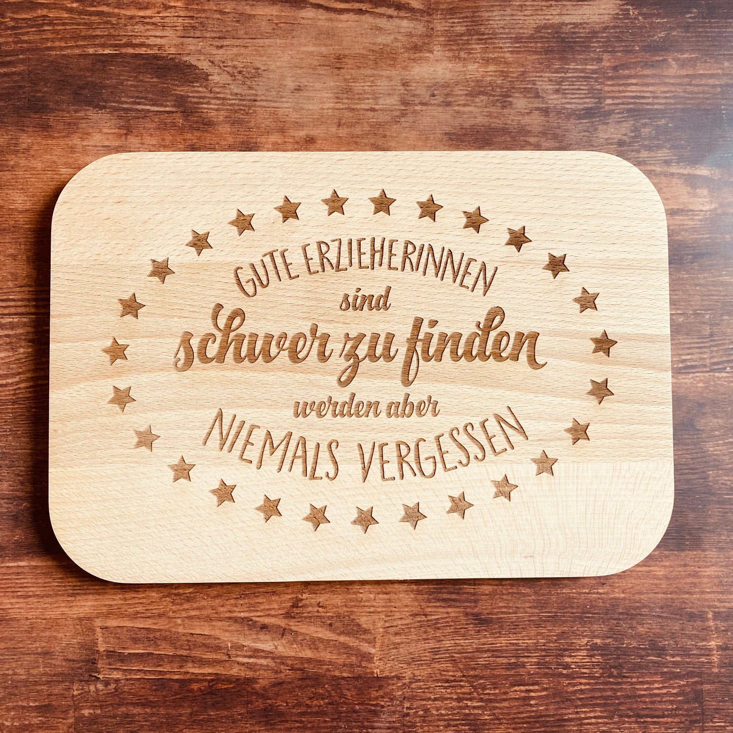 Schneidebrett | individuelles Geschenk zum Abschied Kindergarten | Frühstücksbrett aus Holz mit Gravur