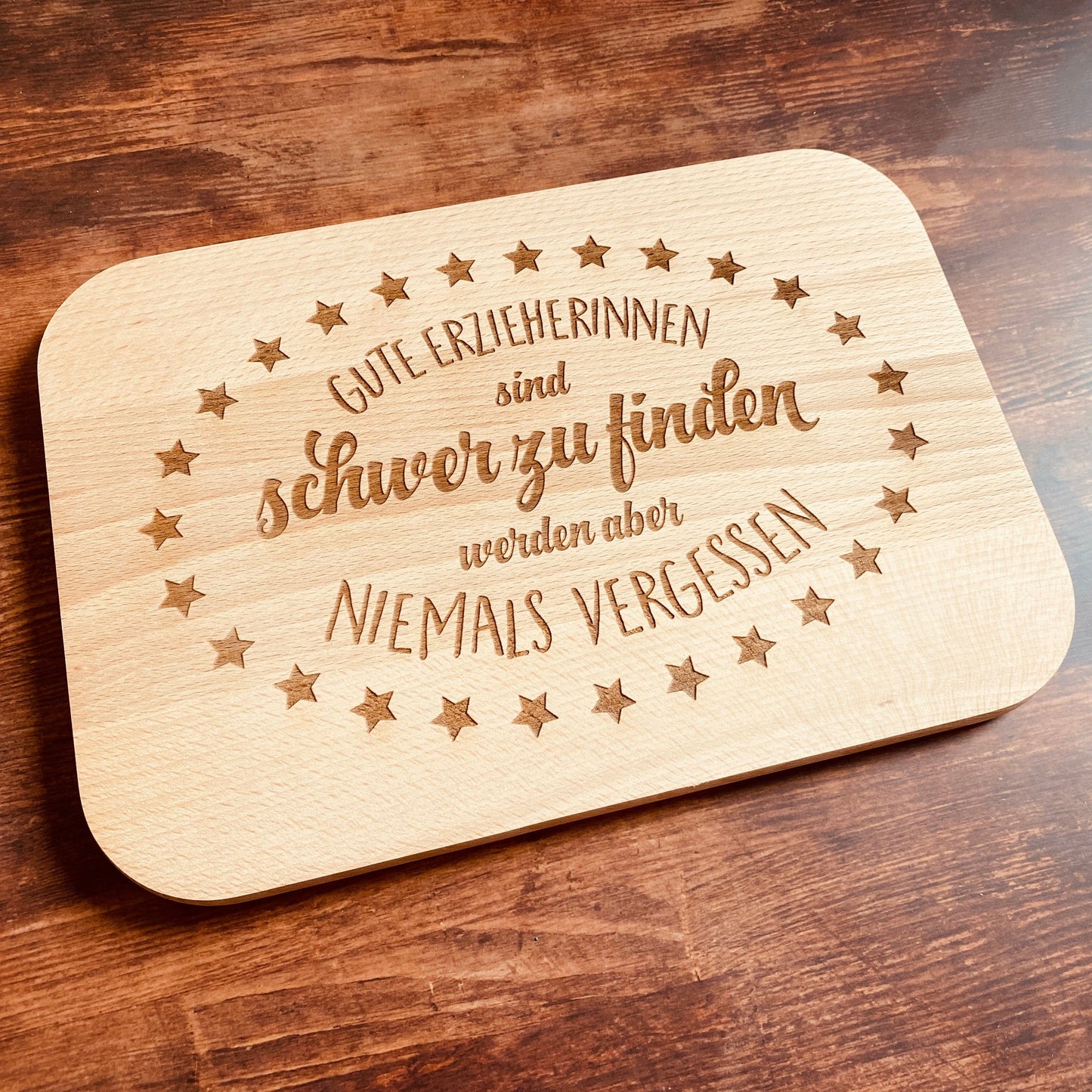 Schneidebrett | individuelles Geschenk zum Abschied Kindergarten | Frühstücksbrett aus Holz mit Gravur
