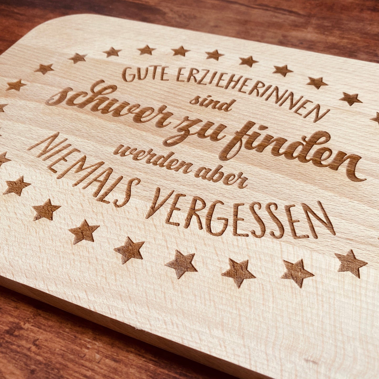 Schneidebrett | individuelles Geschenk zum Abschied Kindergarten | Frühstücksbrett aus Holz mit Gravur