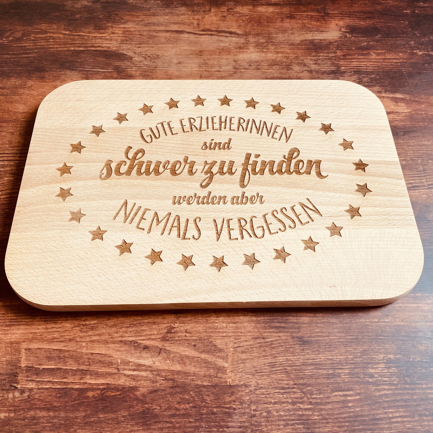 Schneidebrett | individuelles Geschenk zum Abschied Kindergarten | Frühstücksbrett aus Holz mit Gravur