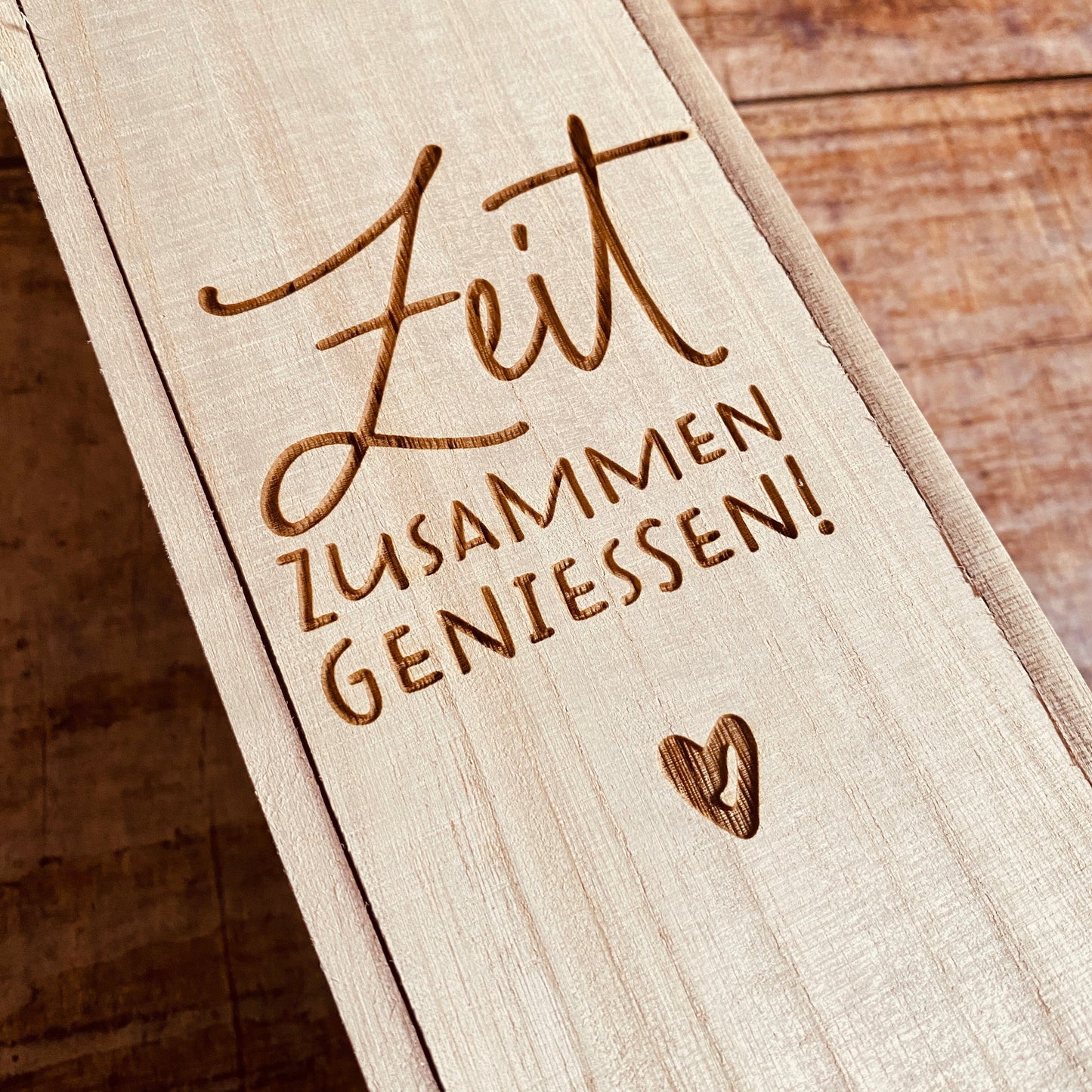 Weinbox mit Gravur | Weinkiste Geschenk individuell gestalten | Weinbox als Hochzeitsgeschenk | Weinpräsent Holzoptik