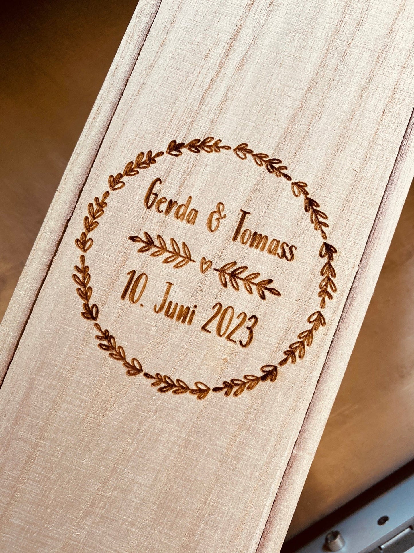 Weinkiste personalisiertes Geschenk Hochzeit