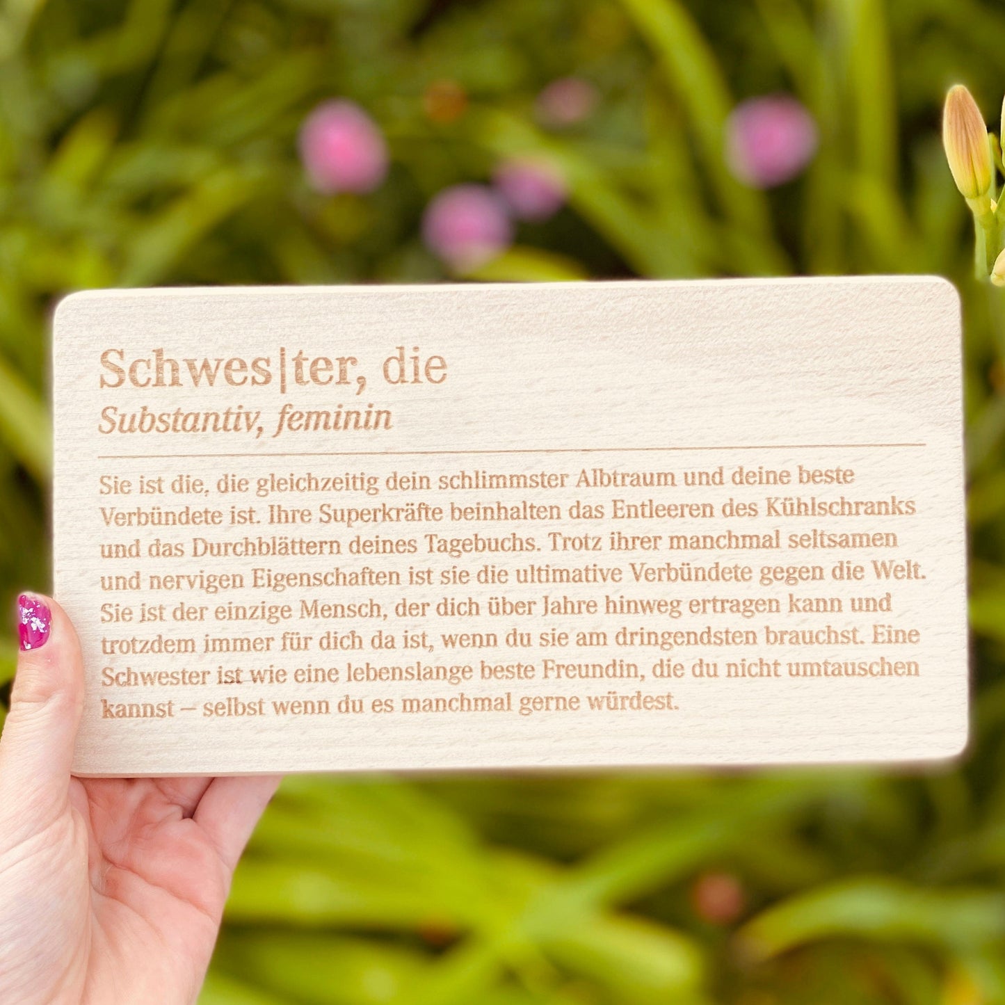 Schneidebrett Schwester | individuelles Geschenk zum Geburtstag oder Weihnachten | Frühstücksbrett aus Holz mit Gravur
