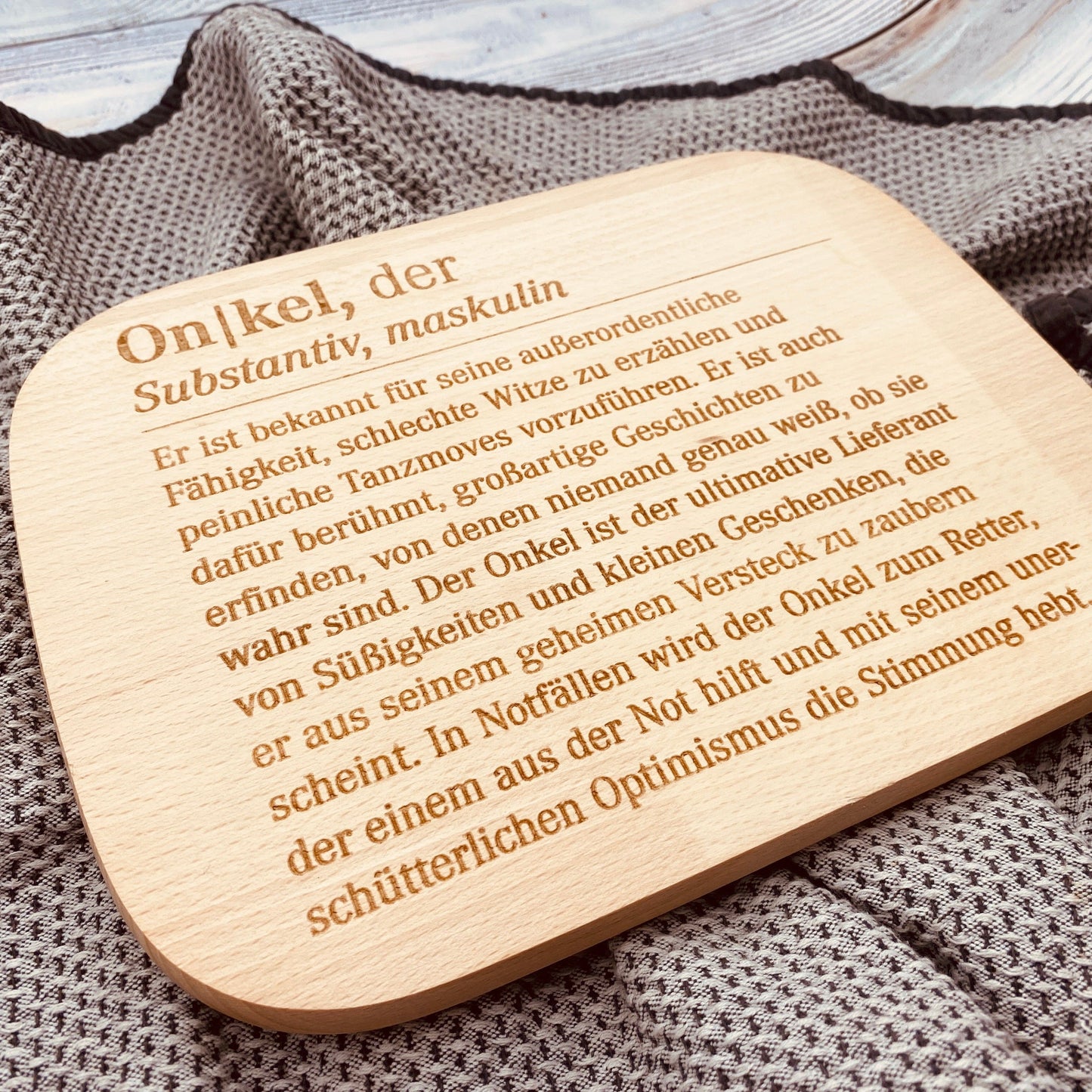 Schneidebrett Onkel | individuelles Geschenk zum Geburtstag oder Weihnachten | Frühstücksbrett aus Holz mit Gravur