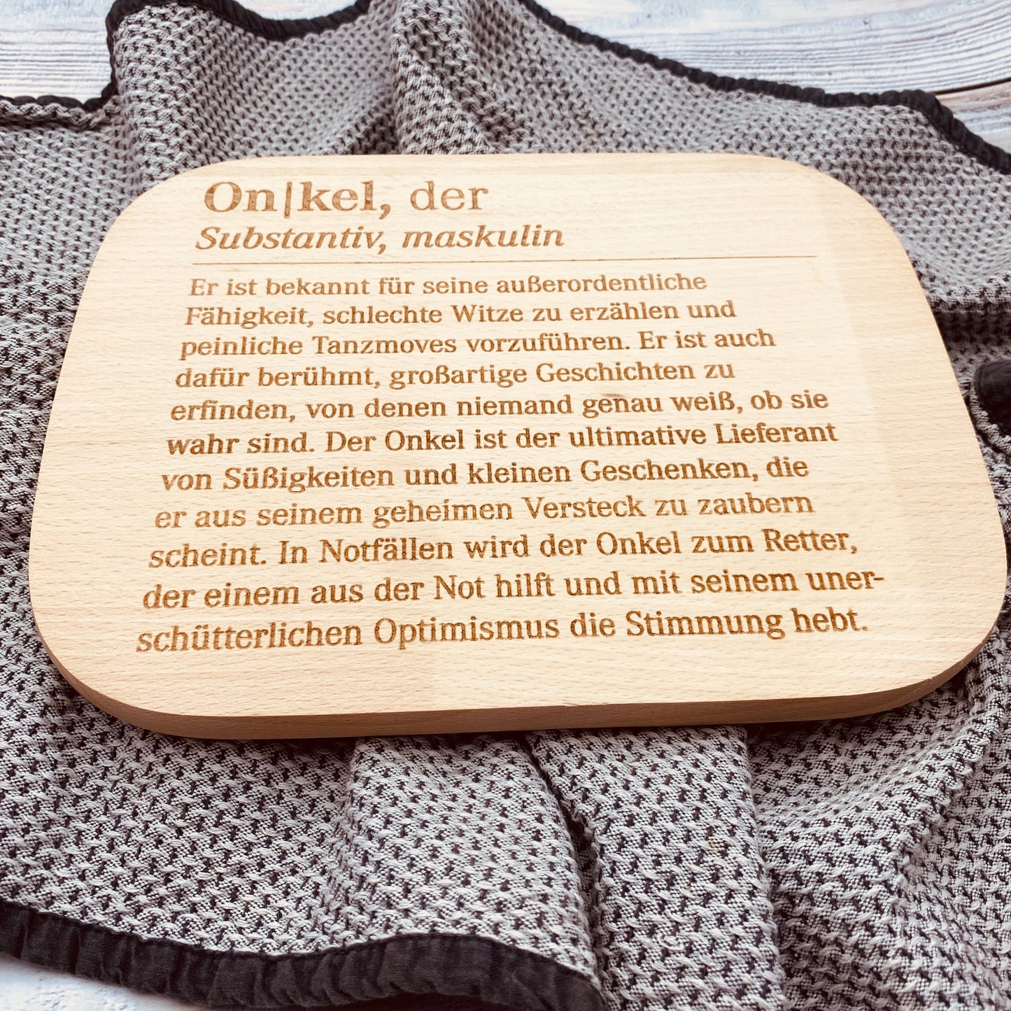 Schneidebrett Onkel | individuelles Geschenk zum Geburtstag oder Weihnachten | Frühstücksbrett aus Holz mit Gravur