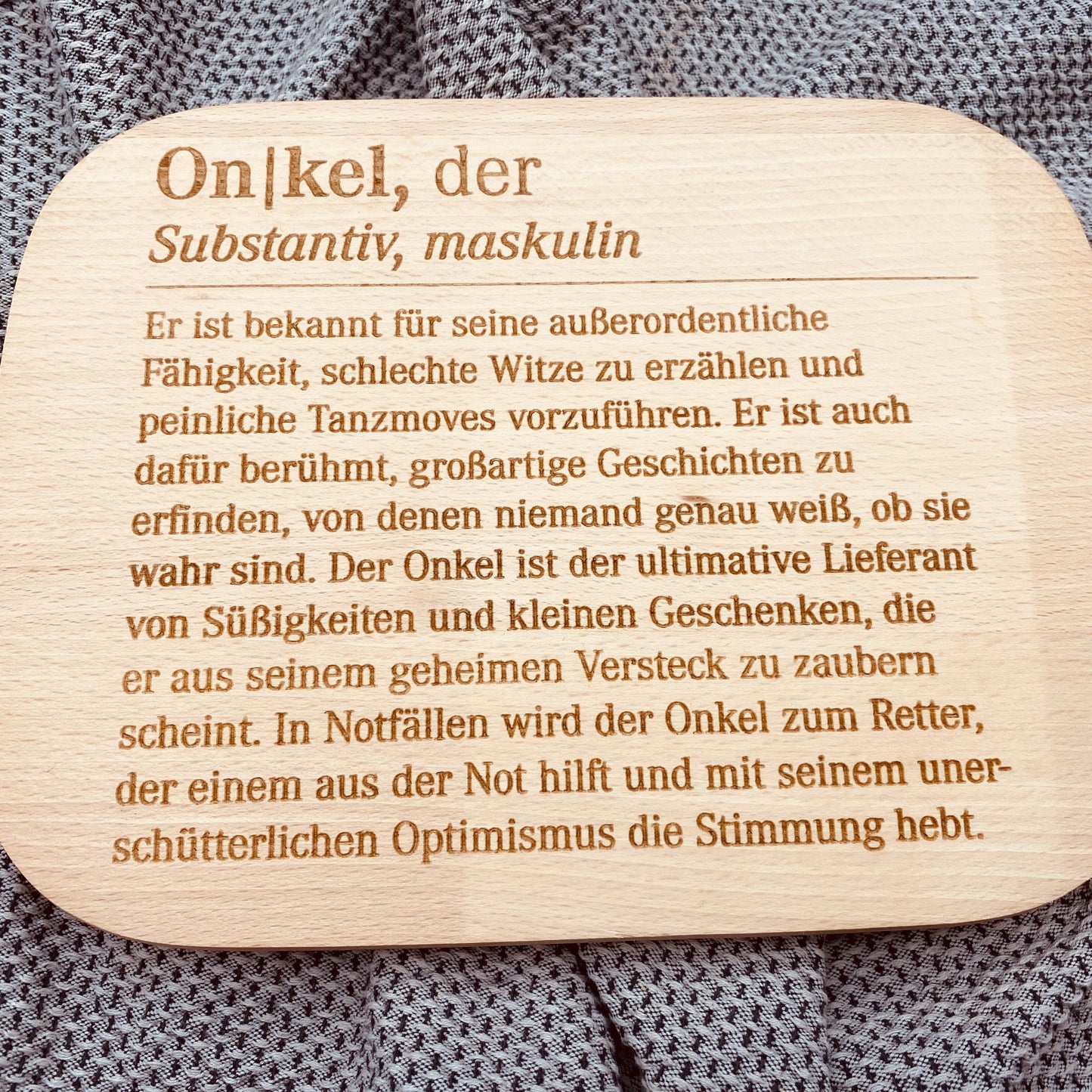Schneidebrett Onkel | individuelles Geschenk zum Geburtstag oder Weihnachten | Frühstücksbrett aus Holz mit Gravur
