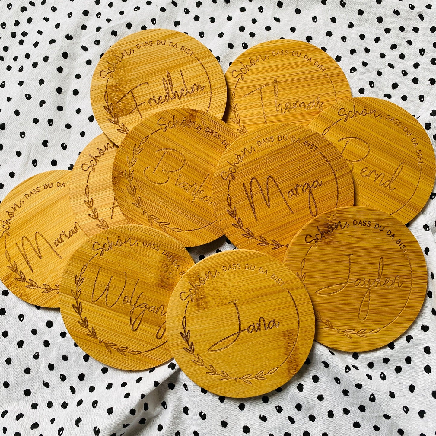 personalisierter Untersetzer aus Bambus | individuelles Geschenk zur Hochzeit oder zum Geburtstag | Untersetzer für Unternehmen