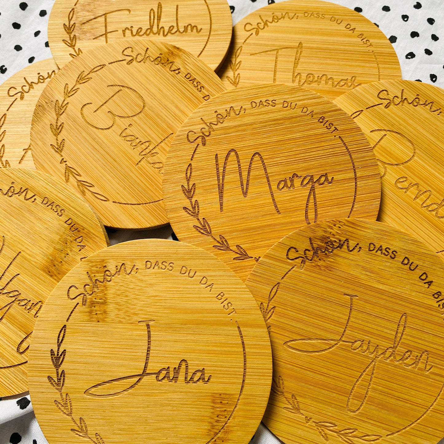 personalisierter Untersetzer aus Bambus | individuelles Geschenk zur Hochzeit oder zum Geburtstag | Untersetzer für Unternehmen