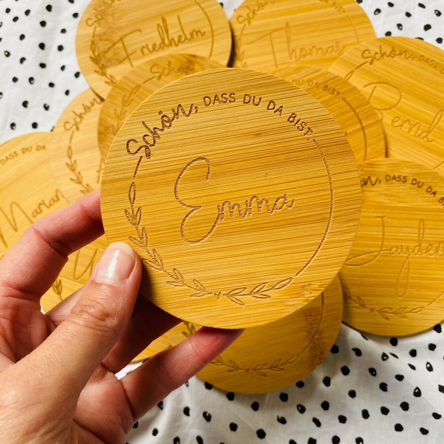 personalisierter Untersetzer aus Bambus | individuelles Geschenk zur Hochzeit oder zum Geburtstag | Untersetzer für Unternehmen
