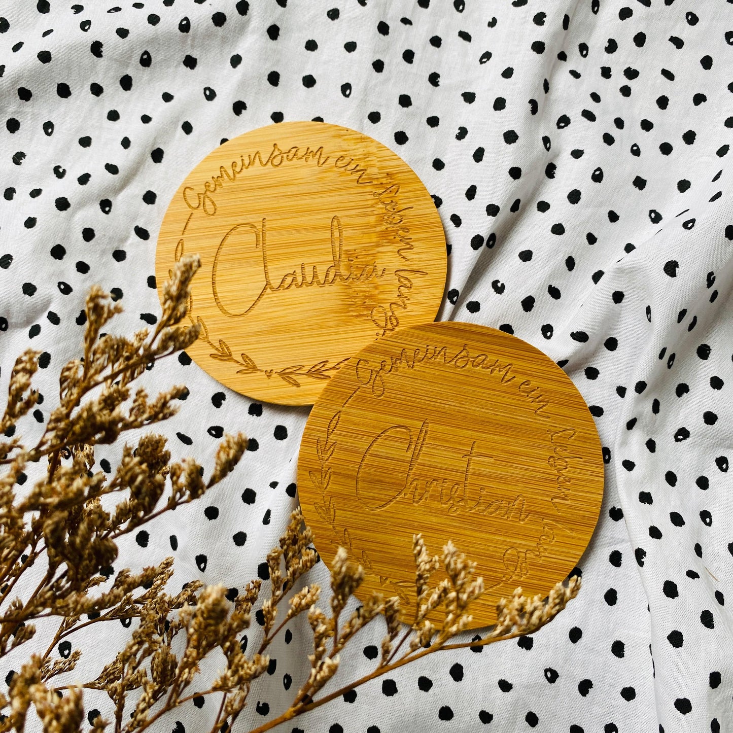 personalisierter Untersetzer aus Bambus | individuelles Geschenk zur Hochzeit oder zum Geburtstag | Untersetzer für Unternehmen