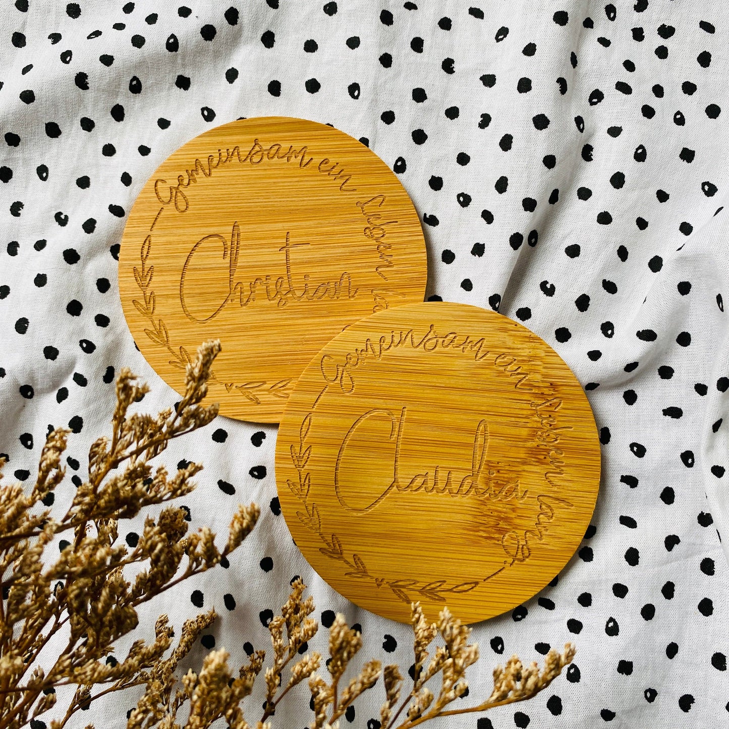 personalisierter Untersetzer aus Bambus | individuelles Geschenk zur Hochzeit oder zum Geburtstag | Untersetzer für Unternehmen