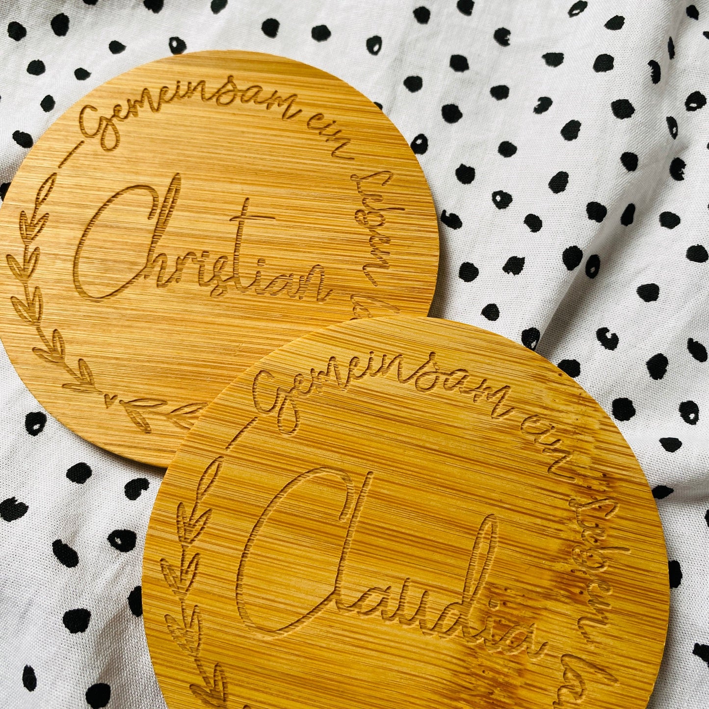 personalisierter Untersetzer aus Bambus | individuelles Geschenk zur Hochzeit oder zum Geburtstag | Untersetzer für Unternehmen