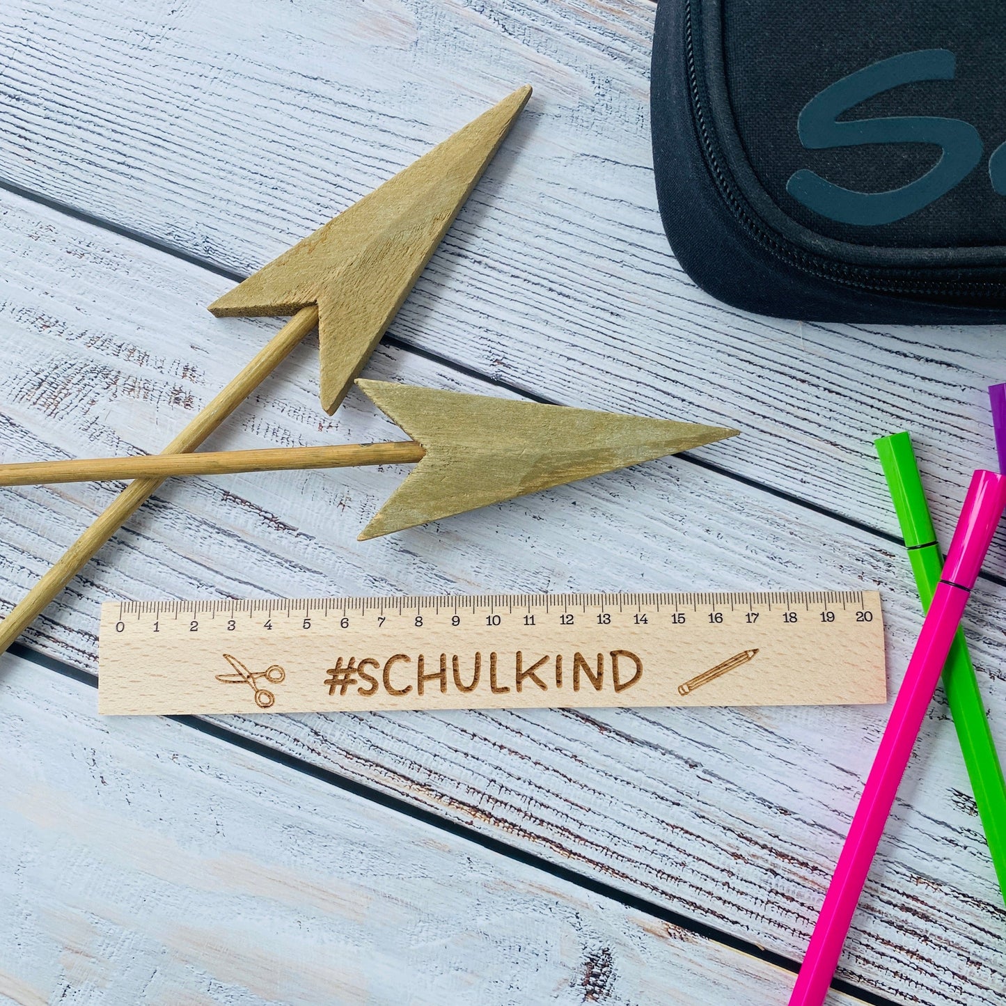 individuelles Lineal aus Holz | Geschenk zur Einschulung oder für die Schultüte | Schulkind | Messlatte 20cm | personalisiert mit Namen