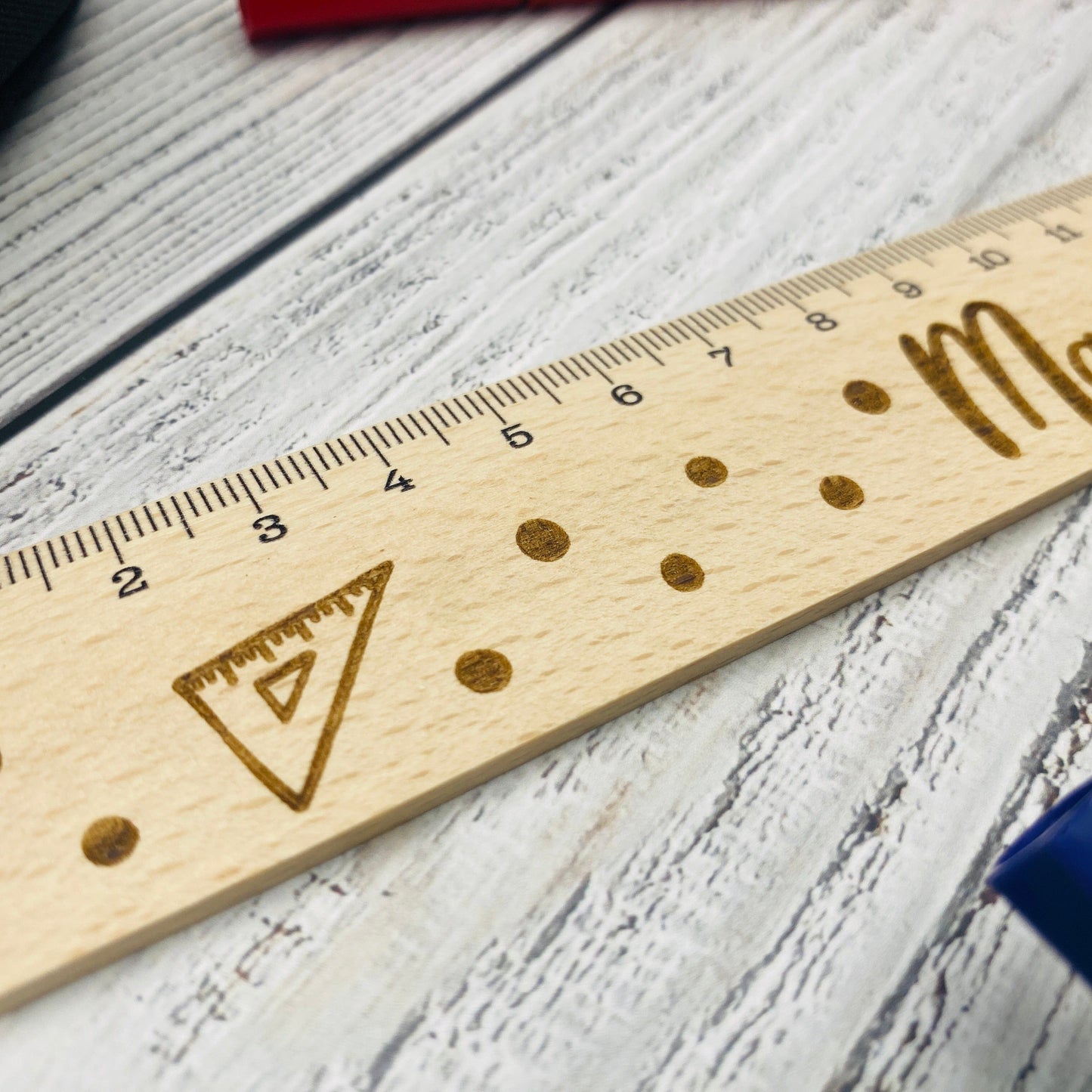 personalisiertes Lineal aus Holz | Geschenk zur Einschulung oder für die Schultüte | Schulkind | Messlatte 20cm | personalisiert mit Namen