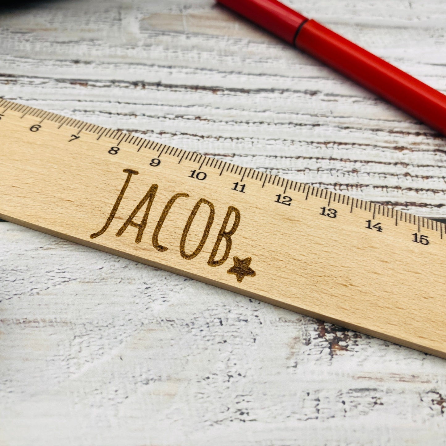 personalisiertes Lineal aus Holz | Geschenk zur Einschulung oder für die Schultüte | Schulkind | Messlatte 20cm | personalisiert mit Namen