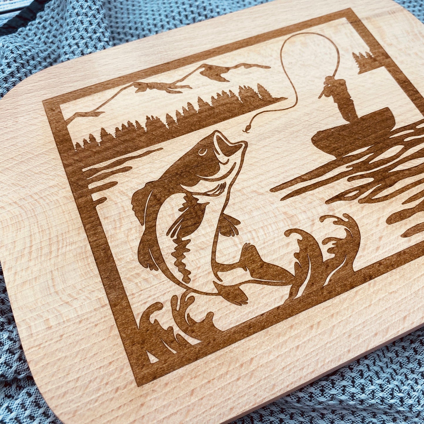 Einzigartiges Schneidebrett für Angler | Frühstücksbrett für Fischer | Geschenke für Anglerfreunde