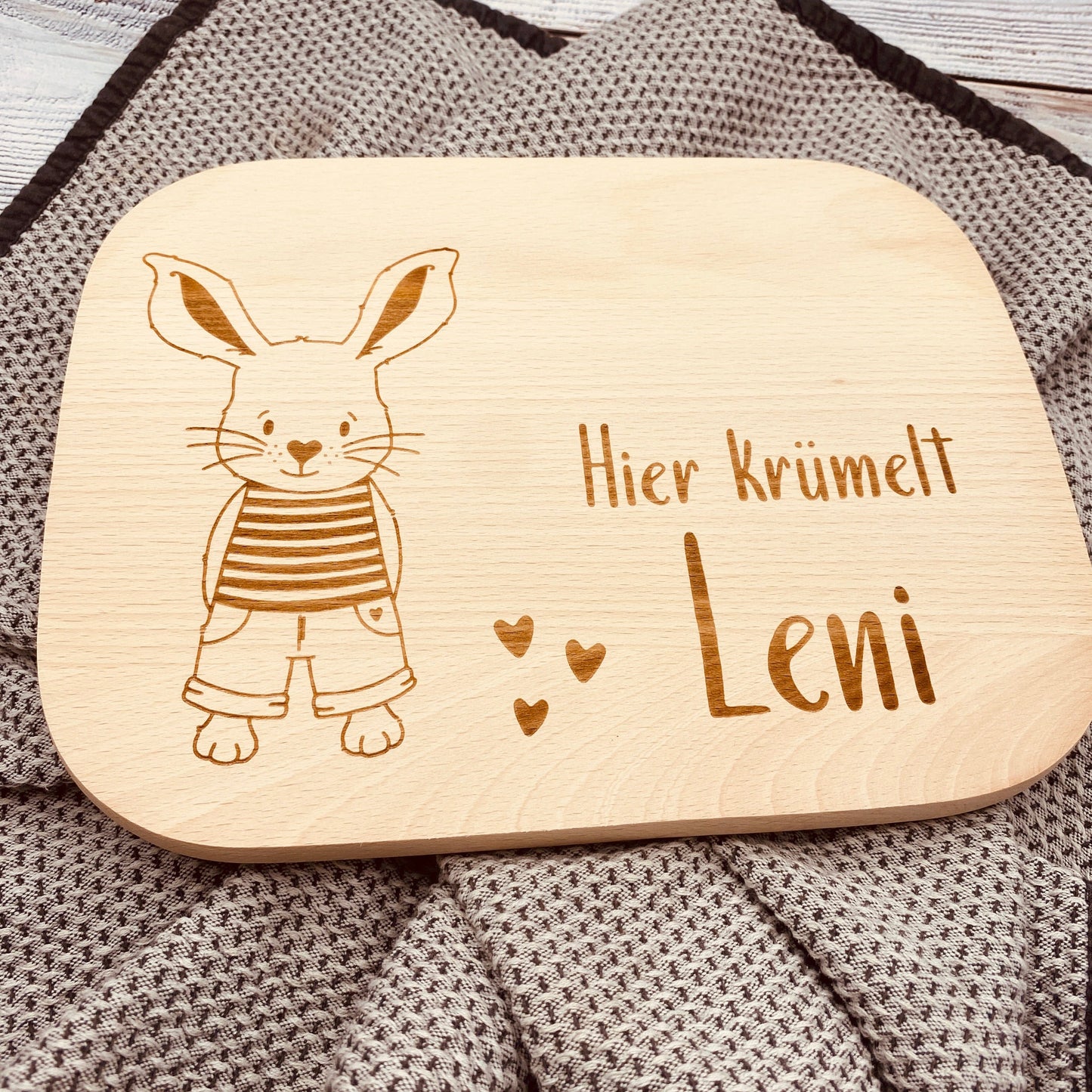 Kinderschneidebrett mit Gravur | personalisiertes Schneidebrett für Kinder | Geschenk zum Kindergeburtstag | Kinderbrettchen mit Namen