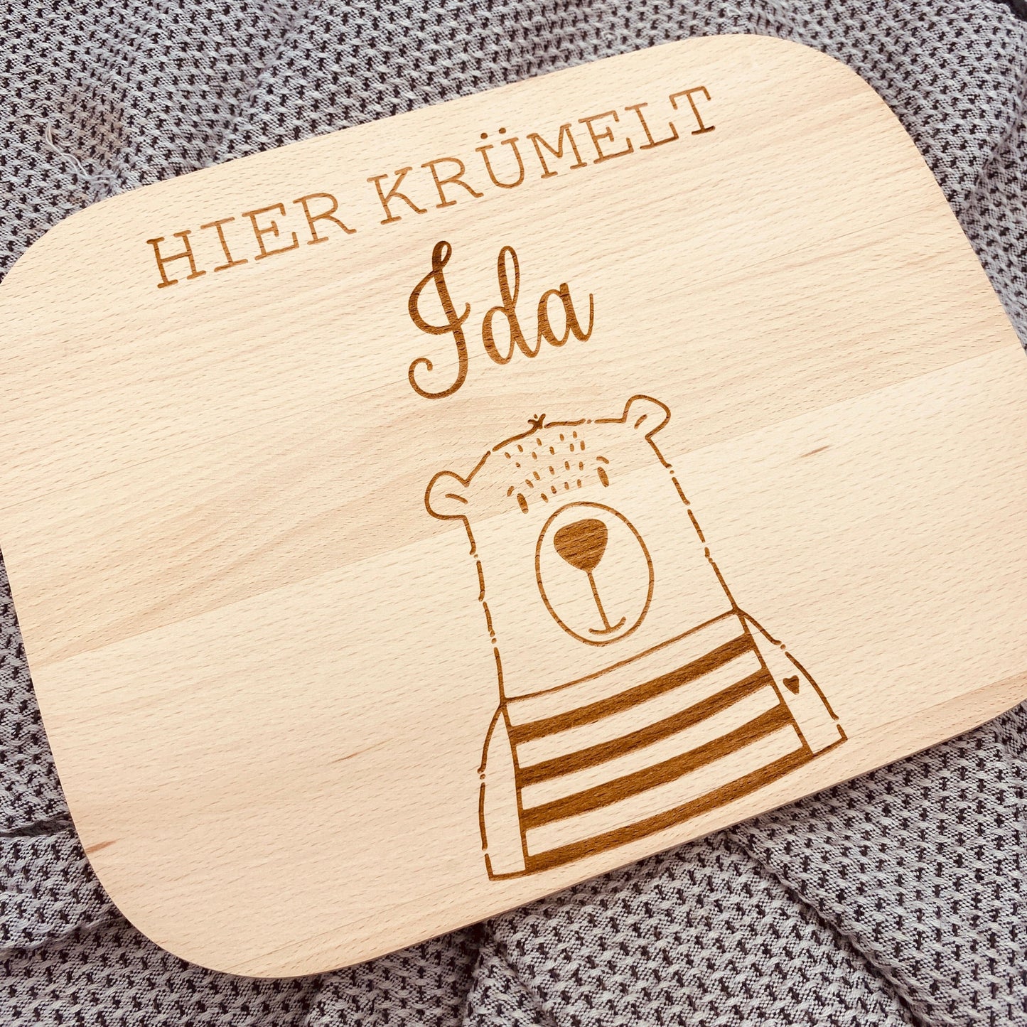 Kinderschneidebrett mit Gravur | personalisiertes Schnedebrett für Kinder | Geschenk zum Kindergeburtstag | Kinderbrettchen mit Namen