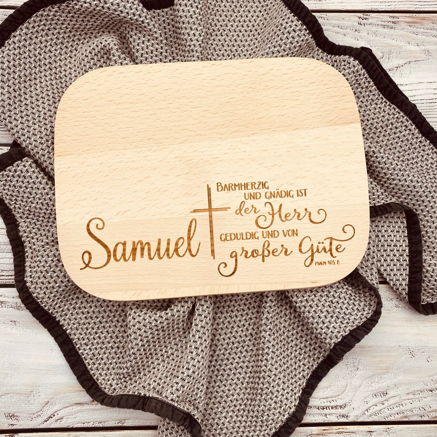 Personalisiertes Schneidebrett zur Konfirmation oder Taufe | Kinderschneidebrett mit Gravur | individuelles Konfirmations- oder Taufgeschenk