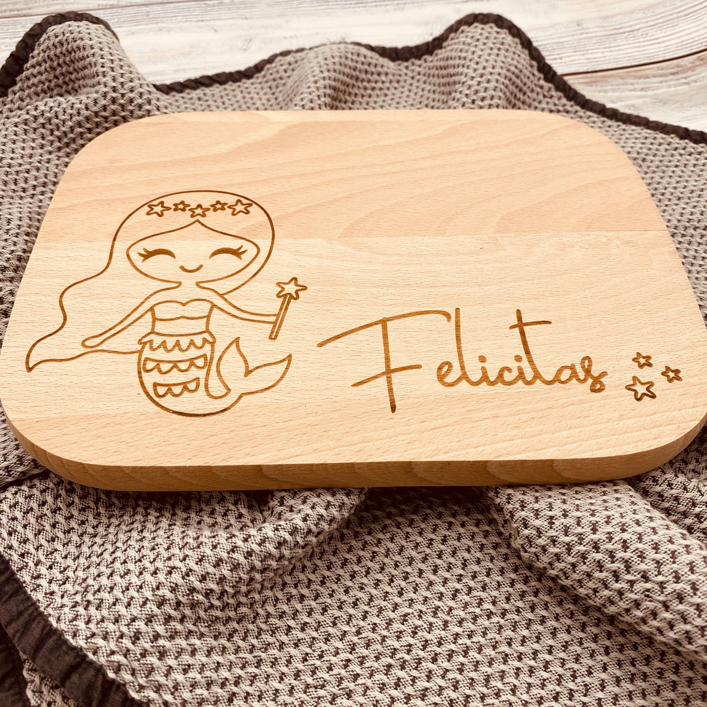 Kinderschneidebrett mit Gravur | personalisiertes Schnedebrett für Kinder | Geschenk zum Kindergeburtstag | Kinderbrettchen mit Namen