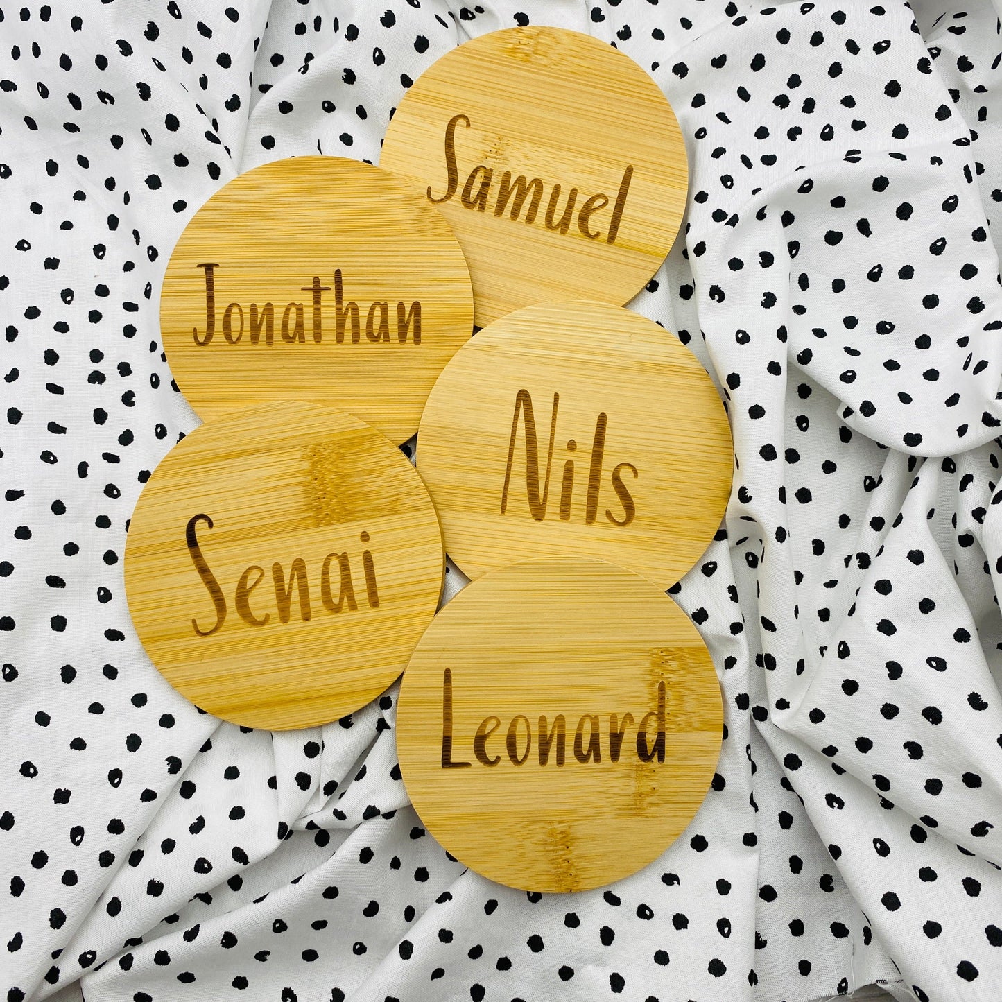 personalisierter Untersetzer aus Bambus | individuelles Geschenk zur Hochzeit oder zum Geburtstag | Untersetzer für Unternehmen