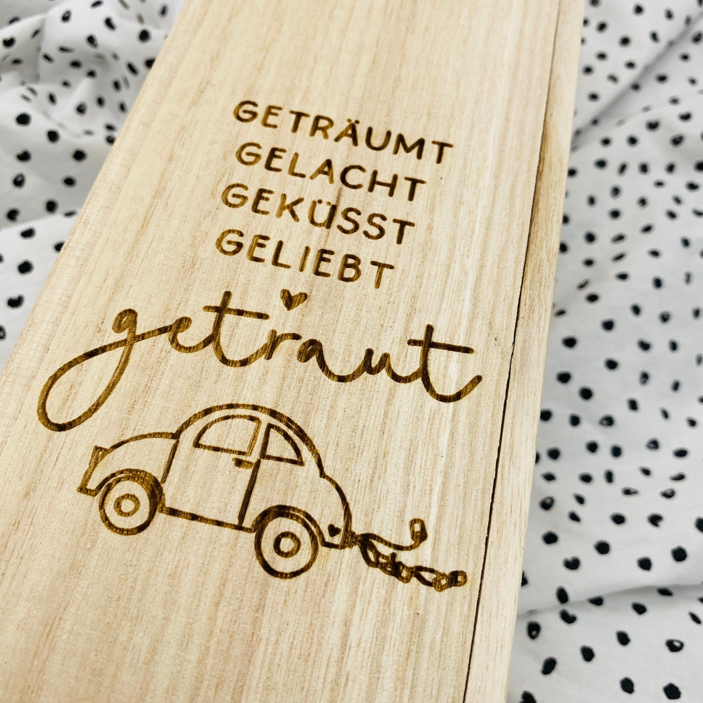 Weinbox mit Gravur | Weinkiste Geschenk individuell gestalten | Weinbox als Hochzeitsgeschenk | Weinpräsent Holzoptik