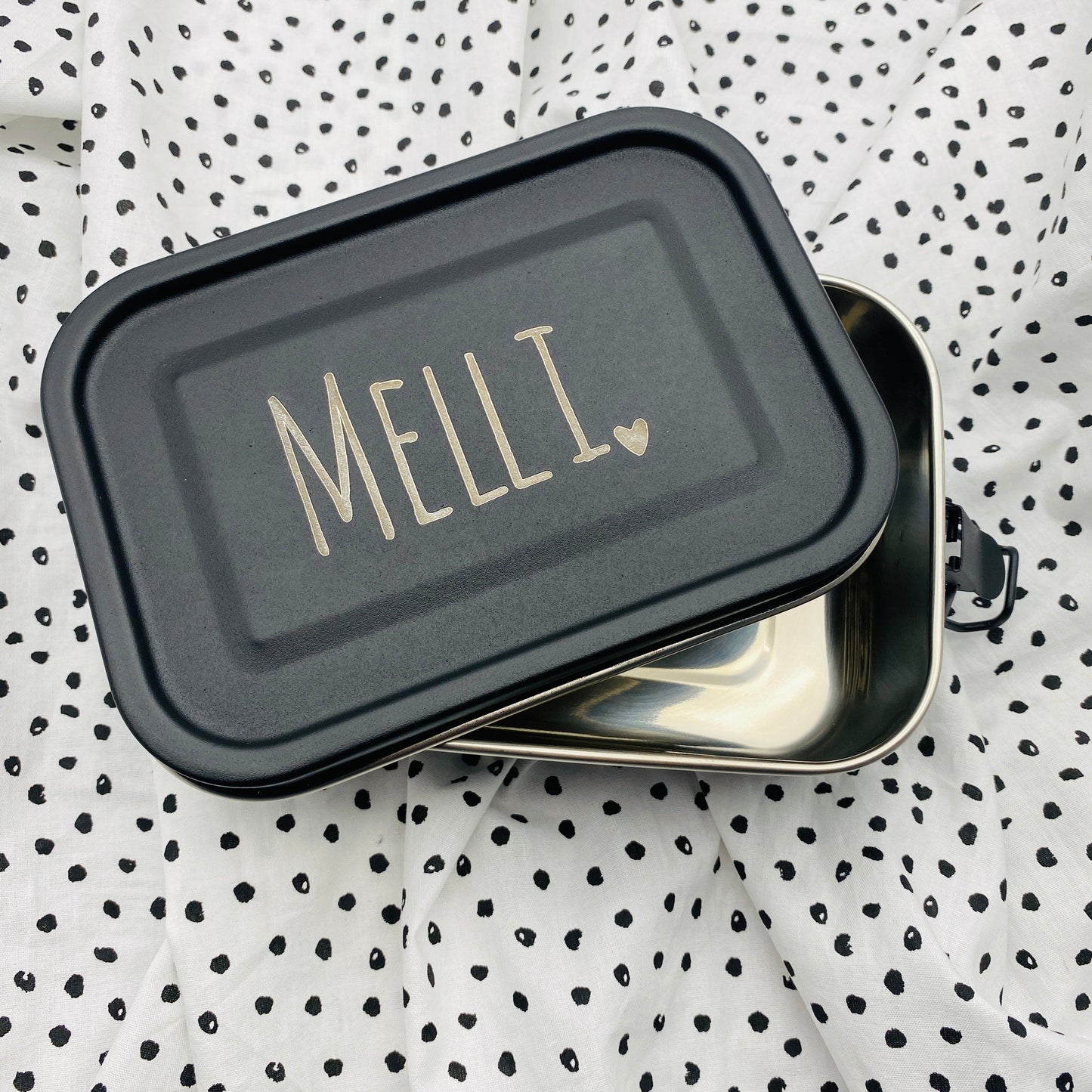 personalisierte Brotdose in schwarz | Einschulungsgeschenk mit Namen | Geschenk für den Kindergarten oder die Krippe | Brotbox mit Gravur