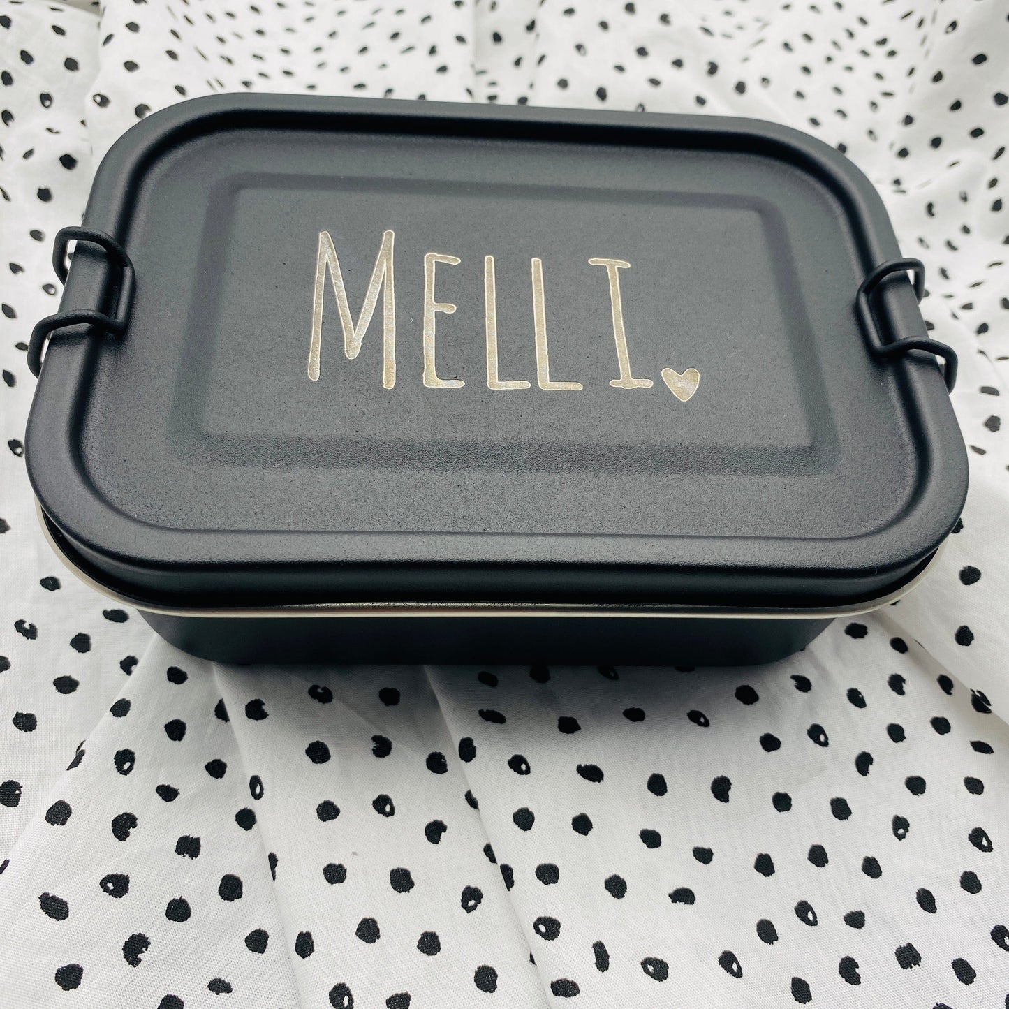 personalisierte Brotdose in schwarz | Einschulungsgeschenk mit Namen | Geschenk für den Kindergarten oder die Krippe | Brotbox mit Gravur
