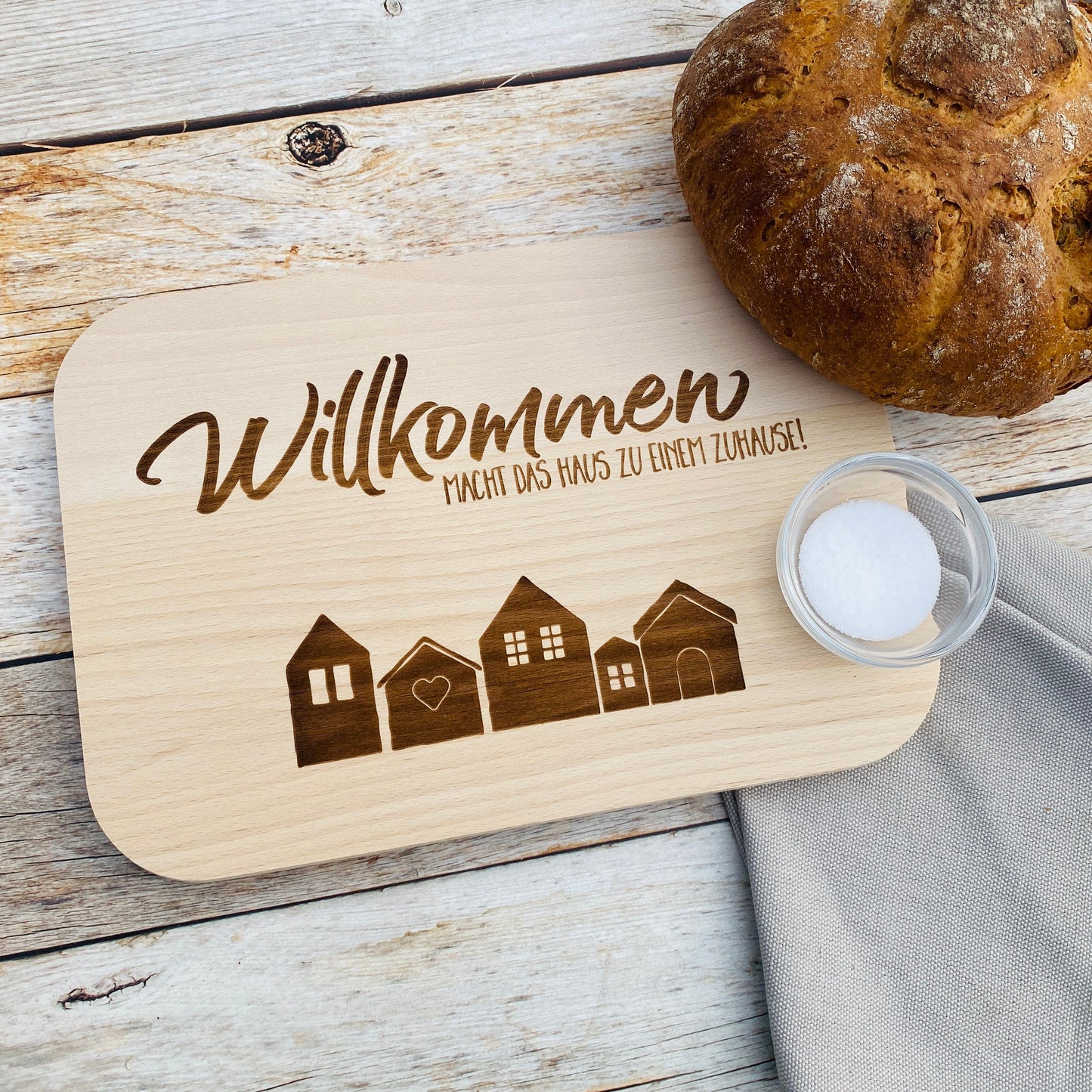 Küchenschneidebrett als Geschenk zum Einzug | Frühstücksbrett mit Gravur | Holzbrett als Accessoire | Brotzeitbrett aus Holz