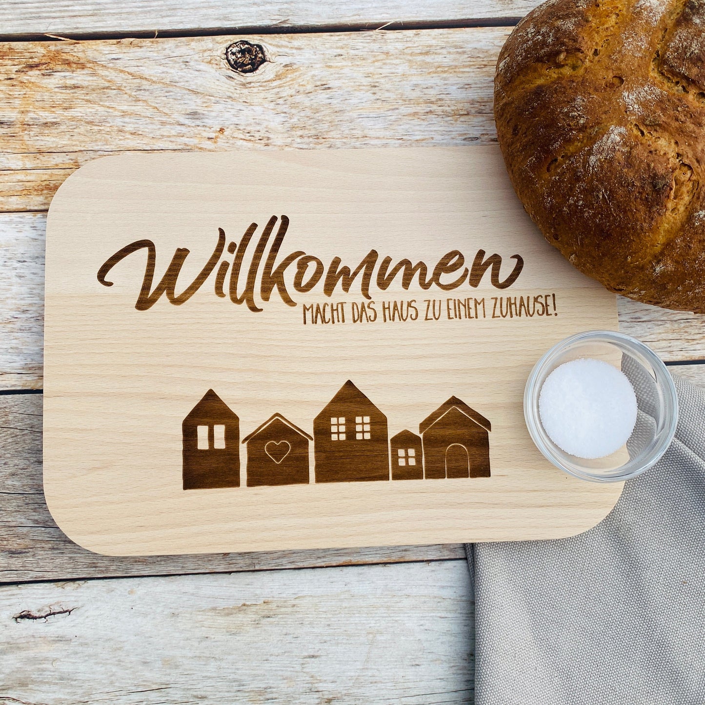 Küchenschneidebrett als Geschenk zum Einzug | Frühstücksbrett mit Gravur | Holzbrett als Accessoire | Brotzeitbrett aus Holz