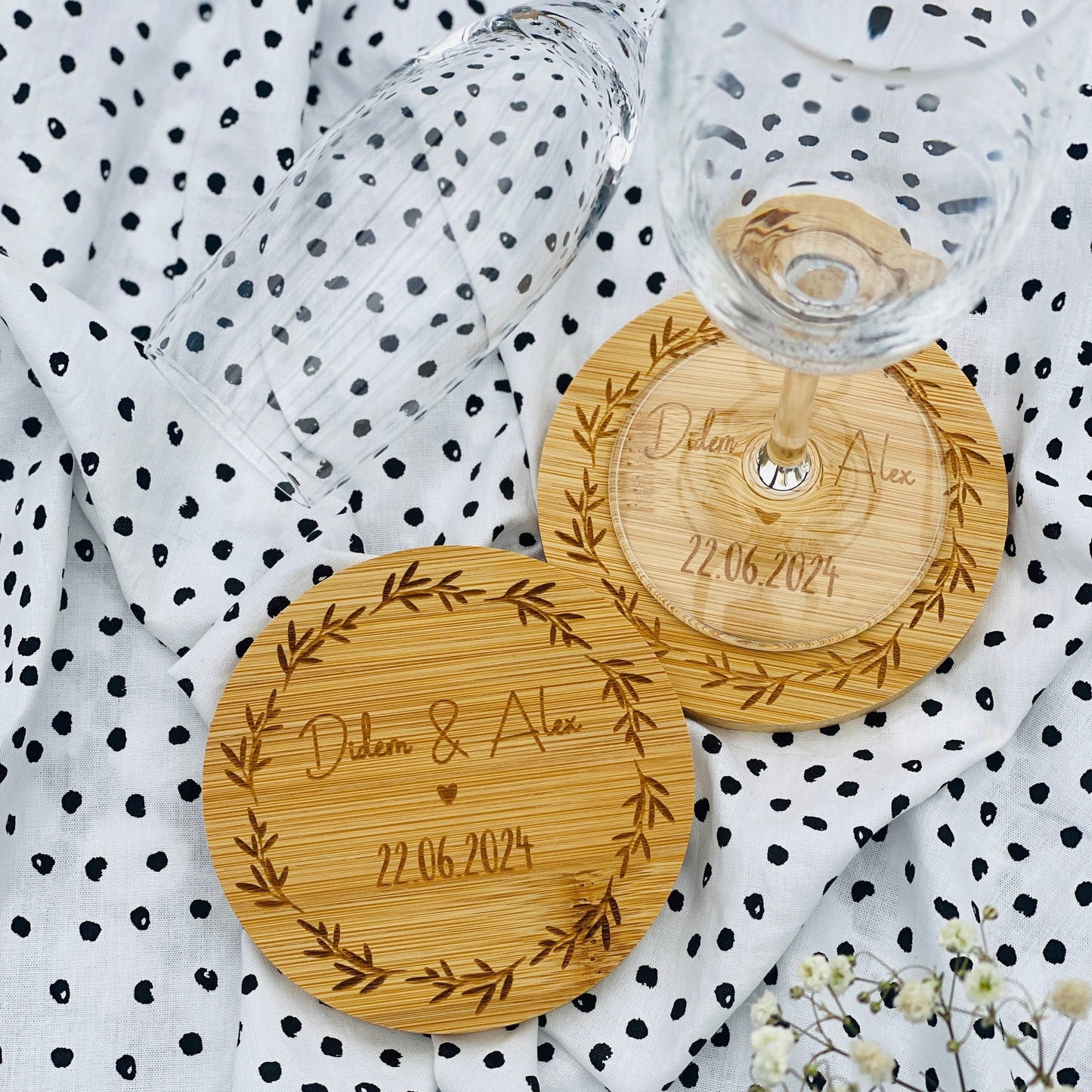 personalisierter Untersetzer aus Bambus | individuelles Geschenk zur Hochzeit oder zum Geburtstag | Untersetzer für Unternehmen
