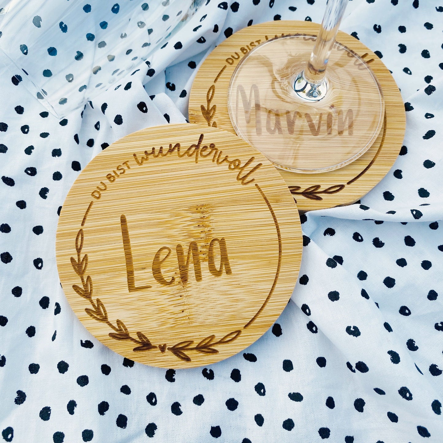 personalisierter Untersetzer aus Bambus | individuelles Geschenk zur Hochzeit oder zum Geburtstag | Untersetzer für Unternehmen