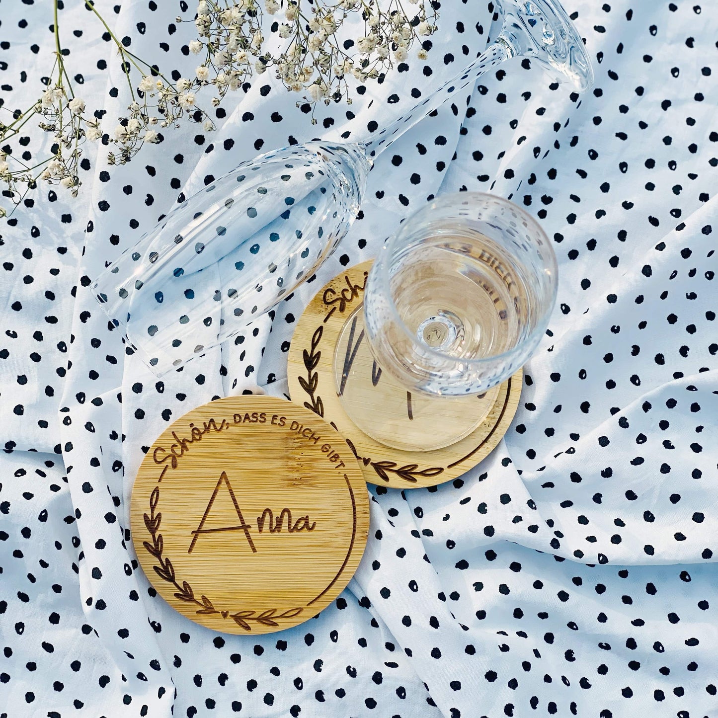 personalisierter Untersetzer aus Bambus | individuelles Geschenk zur Hochzeit oder zum Geburtstag | Untersetzer für Unternehmen