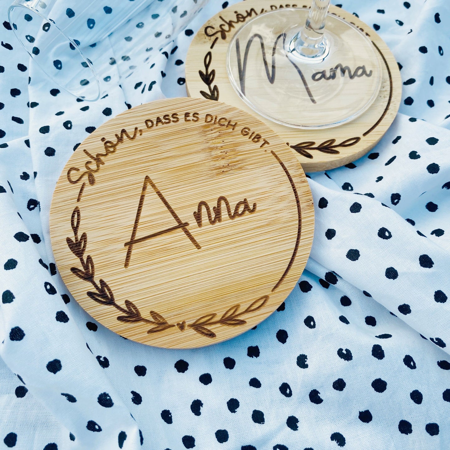 personalisierter Untersetzer aus Bambus | individuelles Geschenk zur Hochzeit oder zum Geburtstag | Untersetzer für Unternehmen