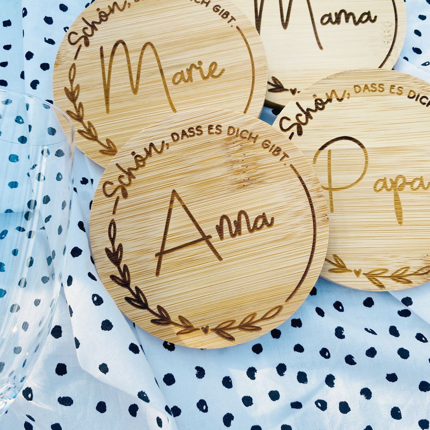 personalisierter Untersetzer aus Bambus | individuelles Geschenk zur Hochzeit oder zum Geburtstag | Untersetzer für Unternehmen