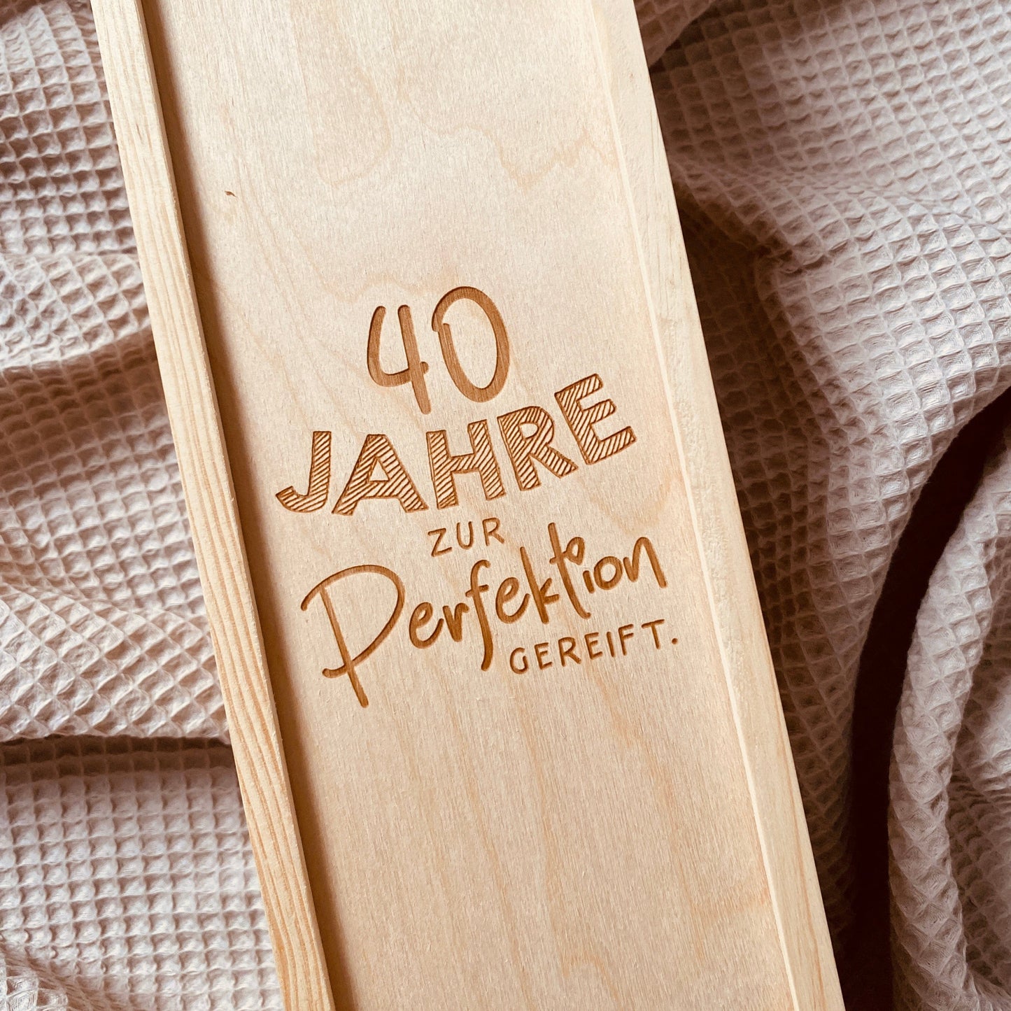Individuelle Weinbox mit Gravur | Geschenkidee zum Geburtstag