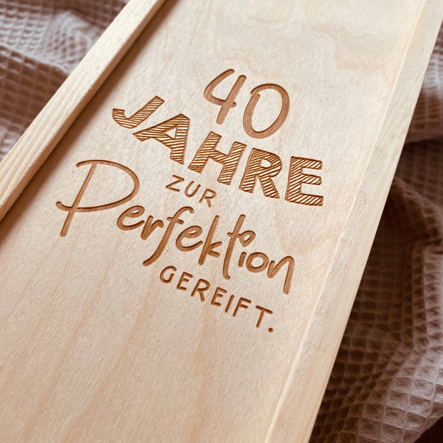 Individuelle Weinbox mit Gravur | Geschenkidee zum Geburtstag