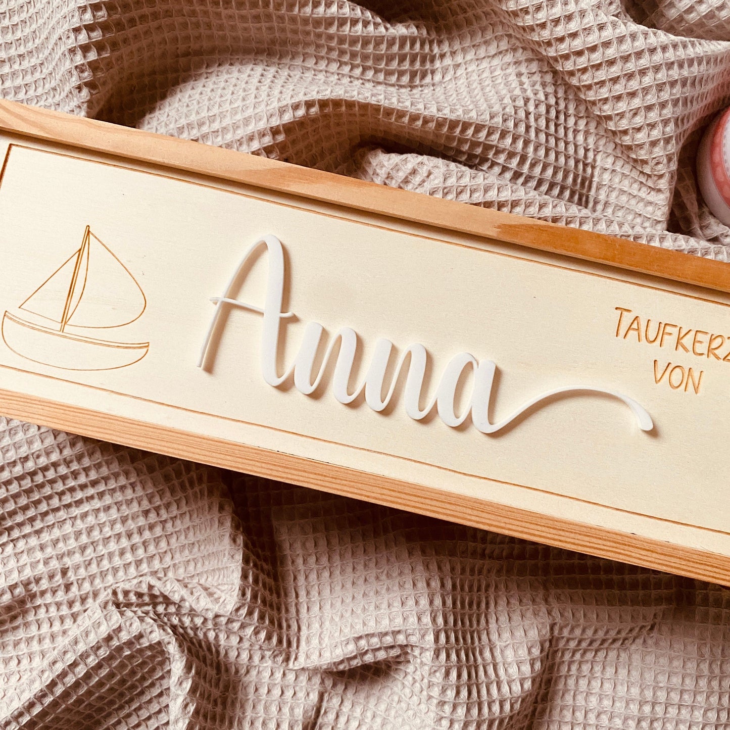 Personalisierte Aufbewahrungsbox für Taufkerzen – Individuelle Kerzenbox mit Namen für unvergessliche Erinnerungen