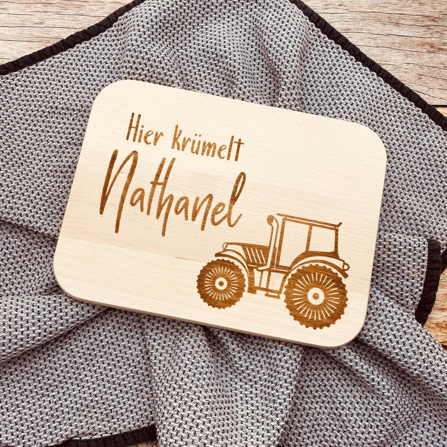 Kinderschneidebrett mit Gravur | personalisiertes Schnedebrett für Kinder | Geschenk zum Kindergeburtstag | Kinderbrettchen mit Namen