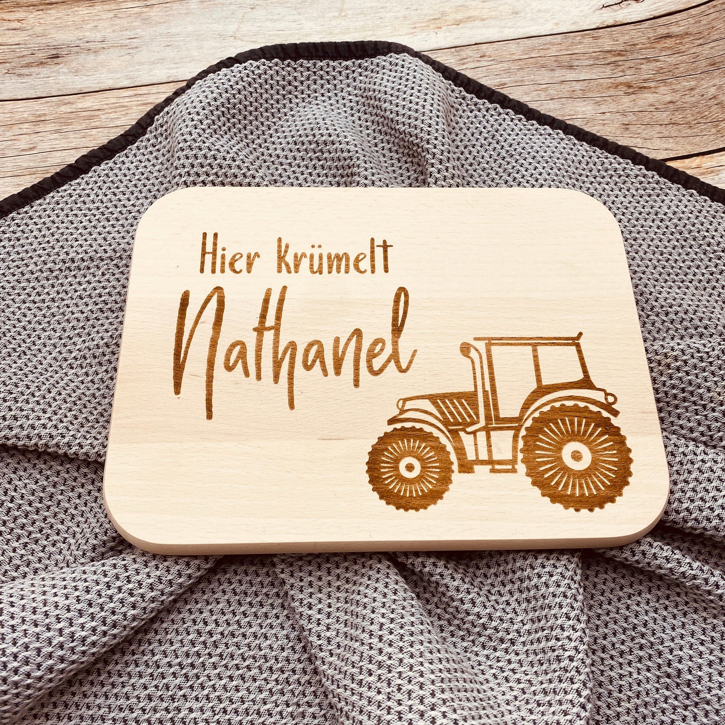 Kinderschneidebrett mit Gravur | personalisiertes Schnedebrett für Kinder | Geschenk zum Kindergeburtstag | Kinderbrettchen mit Namen
