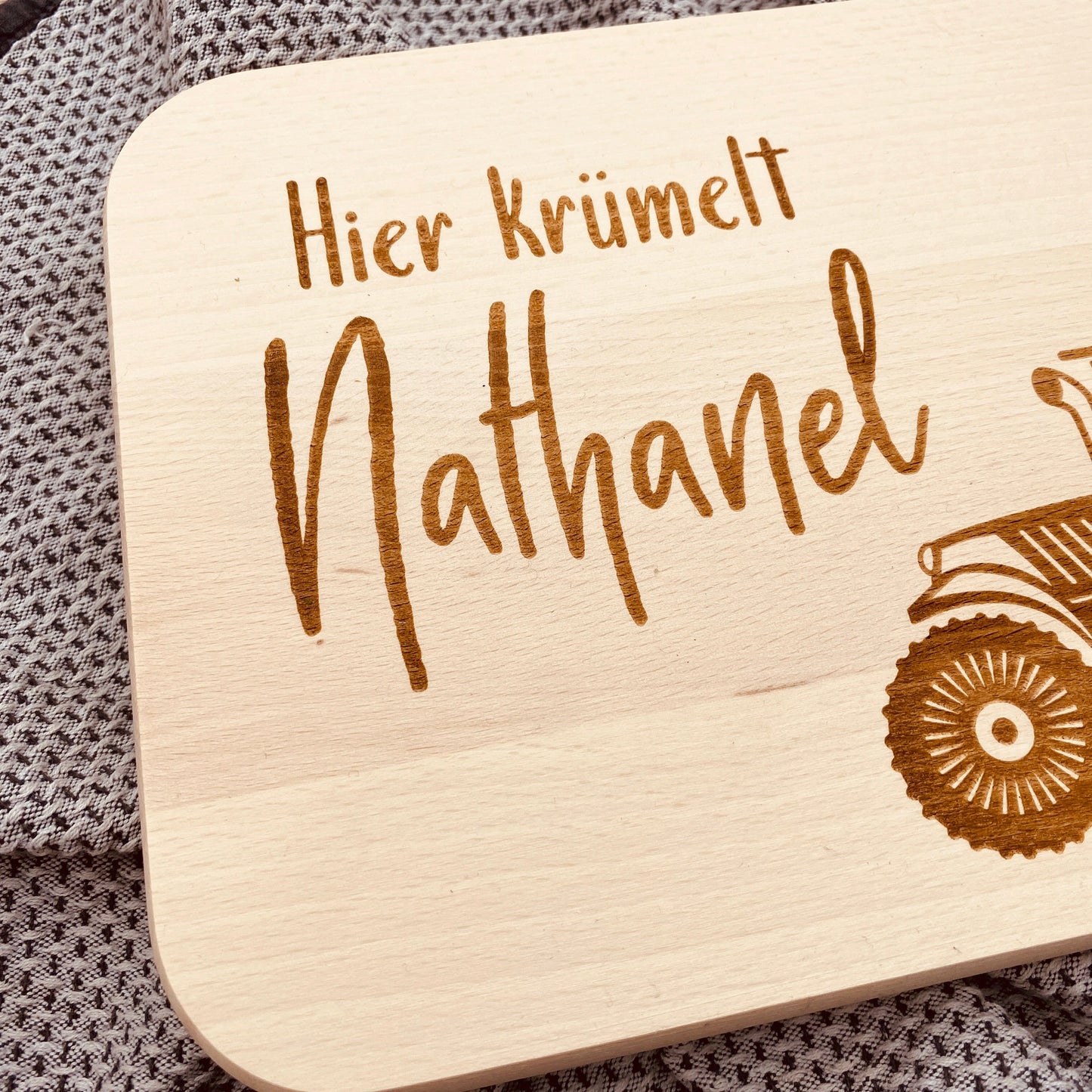 Kinderschneidebrett mit Gravur | personalisiertes Schnedebrett für Kinder | Geschenk zum Kindergeburtstag | Kinderbrettchen mit Namen