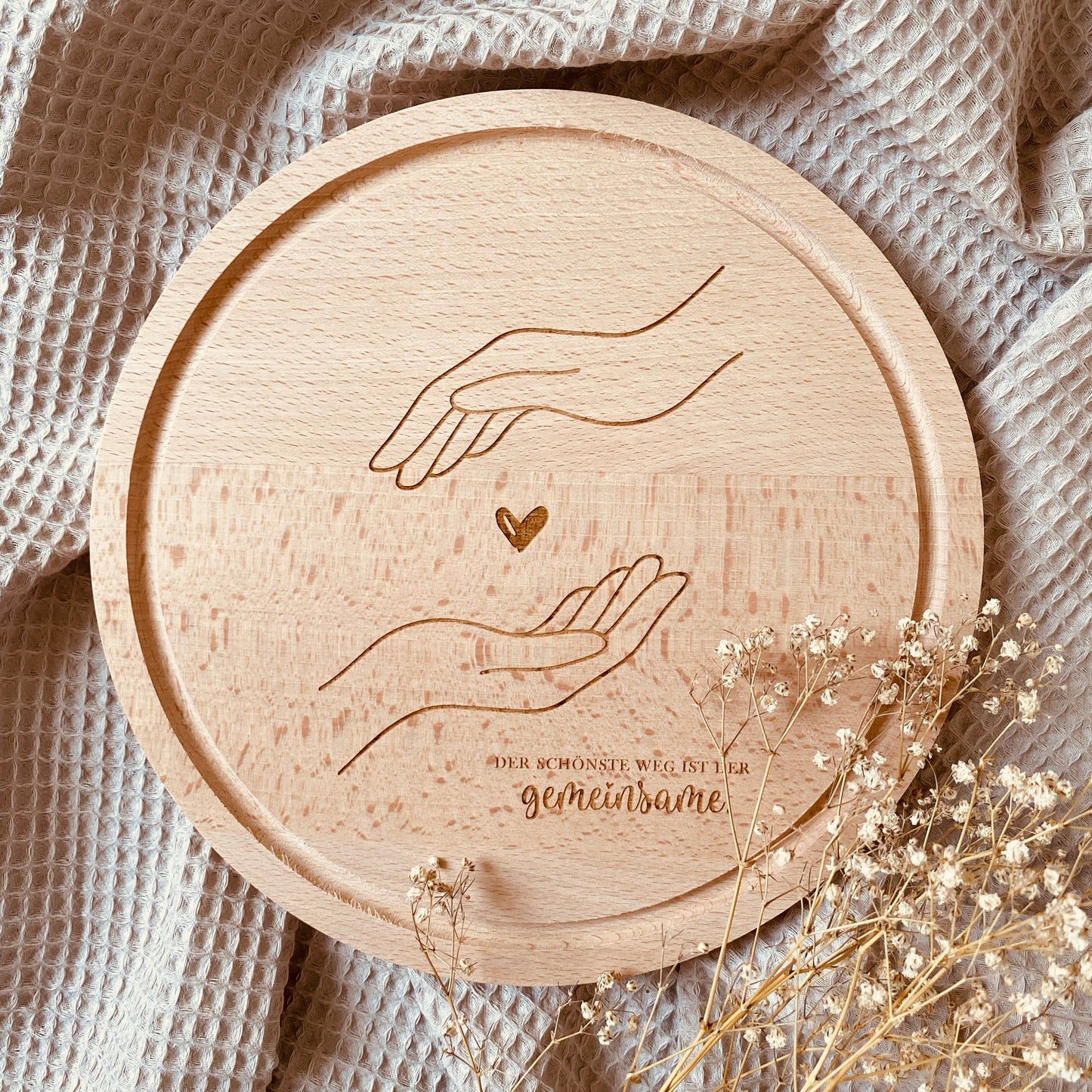 Holzschneidebrett mit Gravur | personalisiertes Schneidebrett zur Hochzeit| individuelles Hochzeitsgeschenk