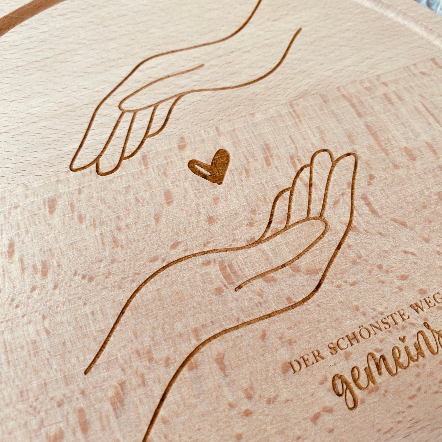 Holzschneidebrett mit Gravur | personalisiertes Schneidebrett zur Hochzeit| individuelles Hochzeitsgeschenk