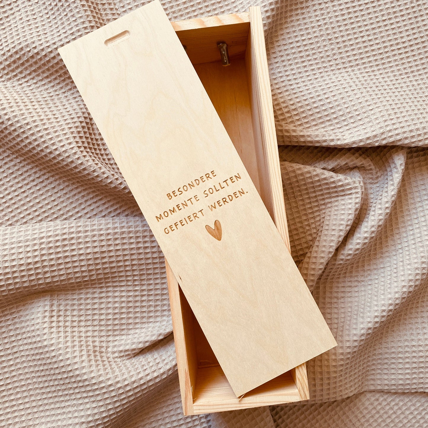 Personalisierte Gravur-Weinkiste – Das perfekte Geschenk für besondere Anlässe