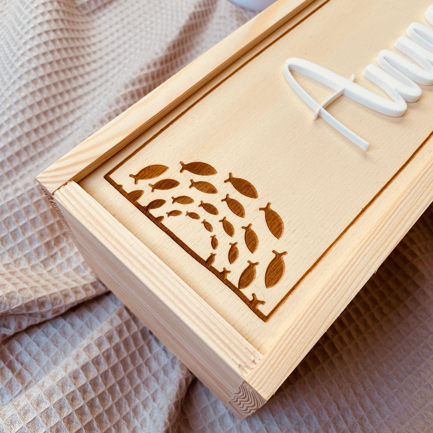 Aufbewahrungsbox für Taufkerzen | personalisierte Kerzenbox mit Namen | Holzkiste mit Gravur für die Taufkerze