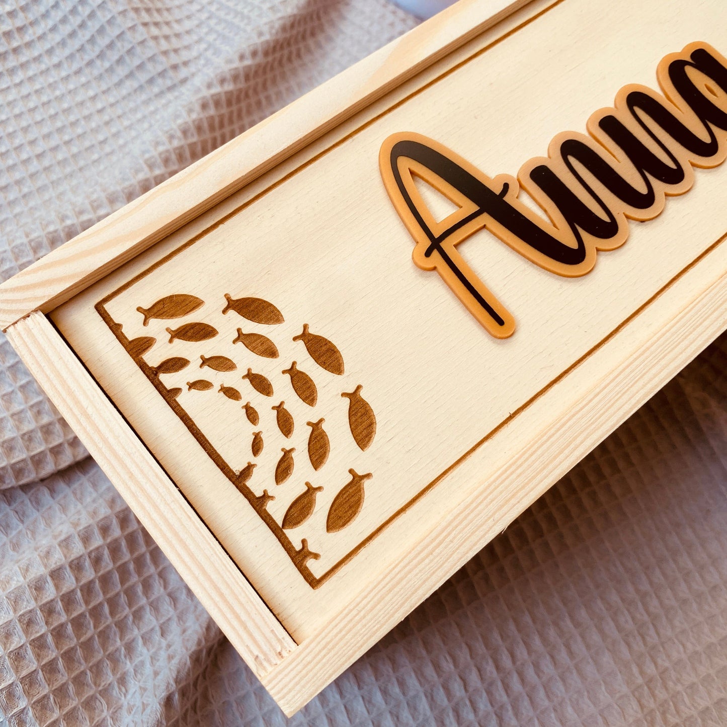Aufbewahrungsbox für Taufkerzen | personalisierte Kerzenbox mit Namen | Holzkiste mit Gravur für die Taufkerze