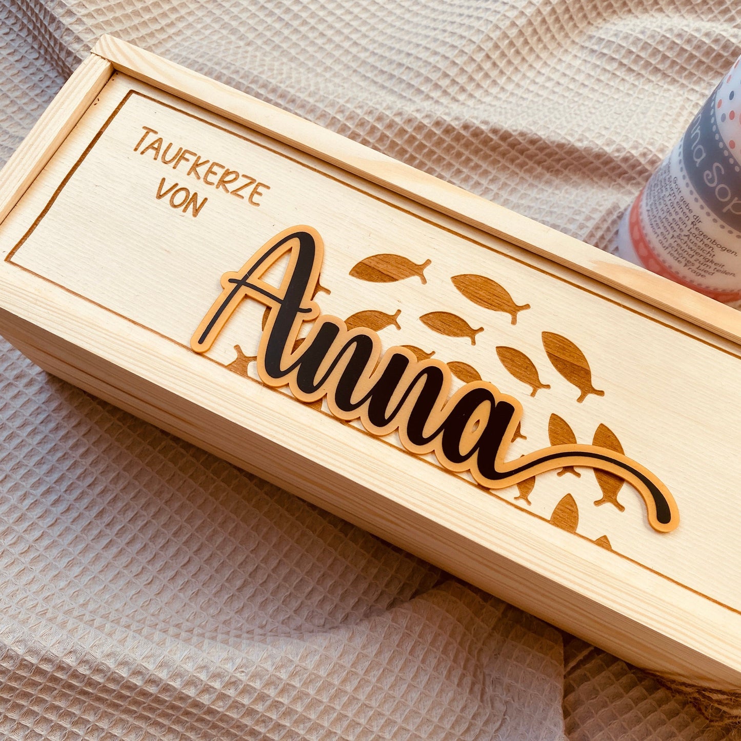 Aufbewahrungsbox für Taufkerzen | personalisierte Kerzenbox mit Namen | Holzkiste mit Gravur für die Taufkerze