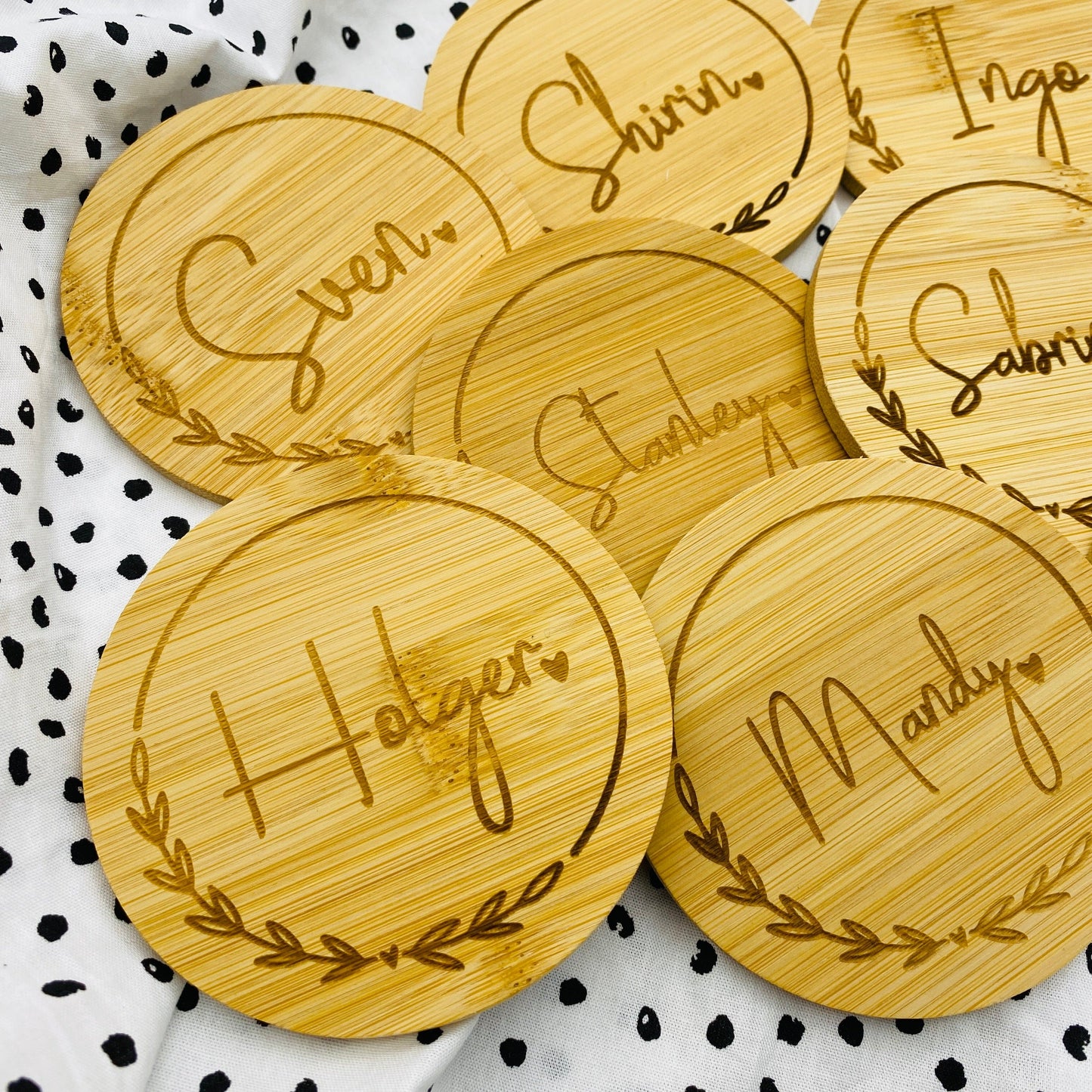 personalisierter Untersetzer aus Bambus | individuelles Geschenk zur Hochzeit oder zum Geburtstag | Untersetzer für Unternehmen
