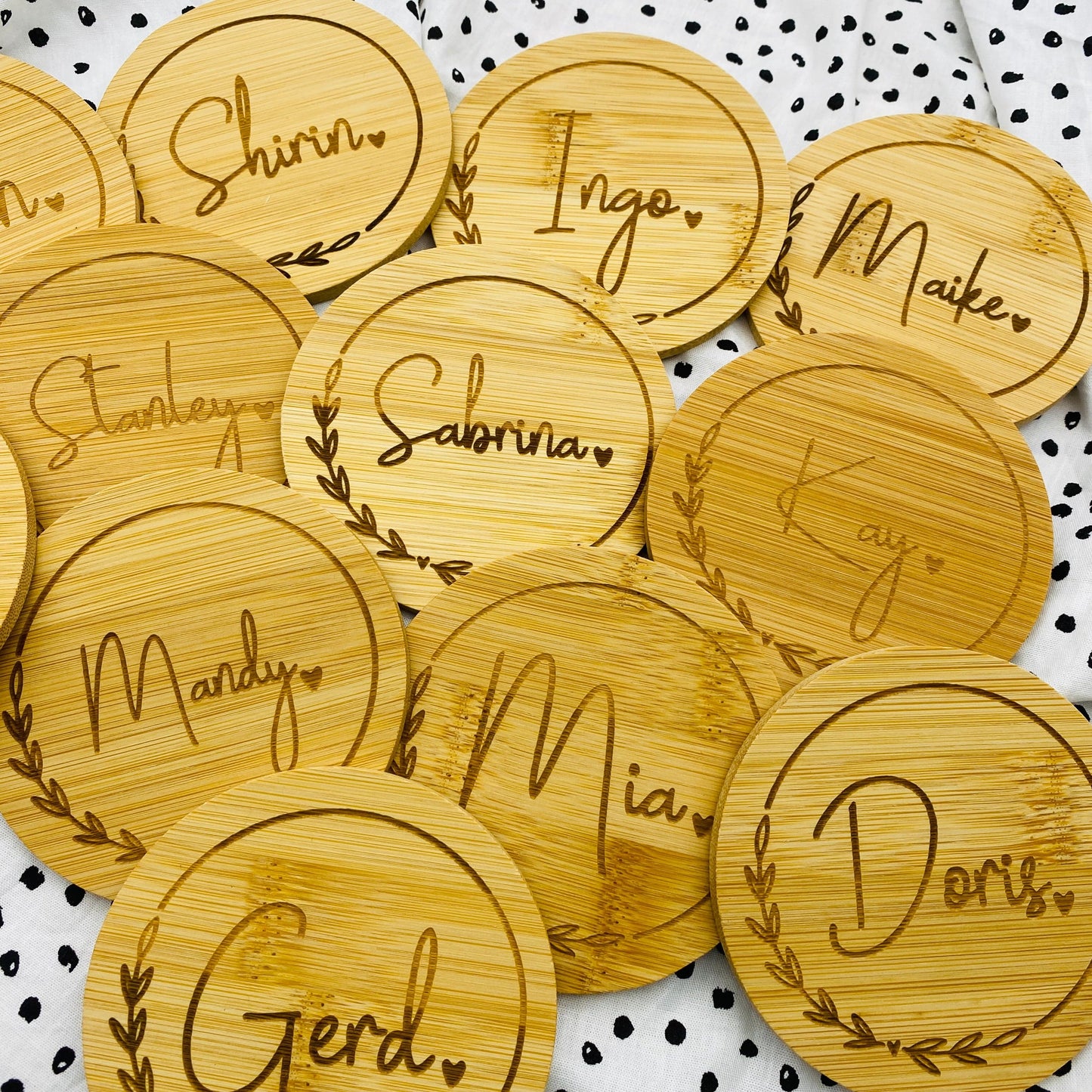 personalisierter Untersetzer aus Bambus | individuelles Geschenk zur Hochzeit oder zum Geburtstag | Untersetzer für Unternehmen